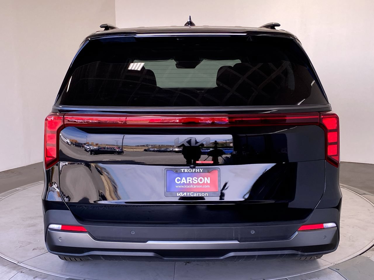 New 2027 Kia Carnival SX w/ Dark Edition Package FWD image 4