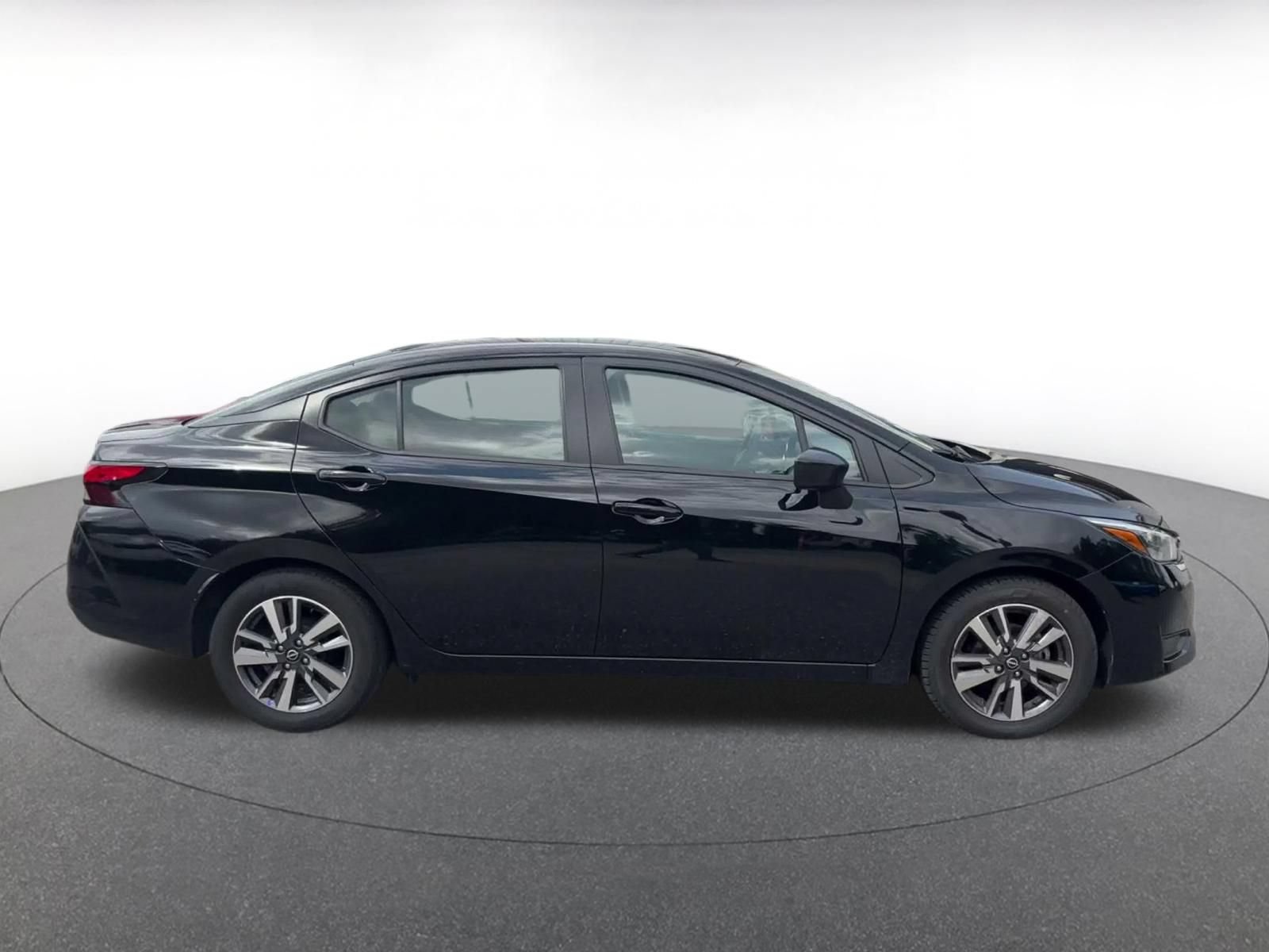 Used 2025 Nissan Versa SV FWD image 15