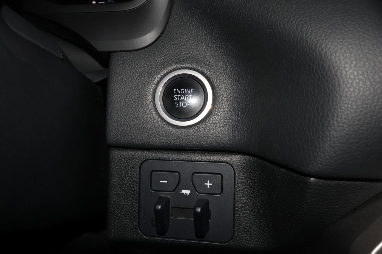 Used 2023 Toyota Tundra Limited image 15