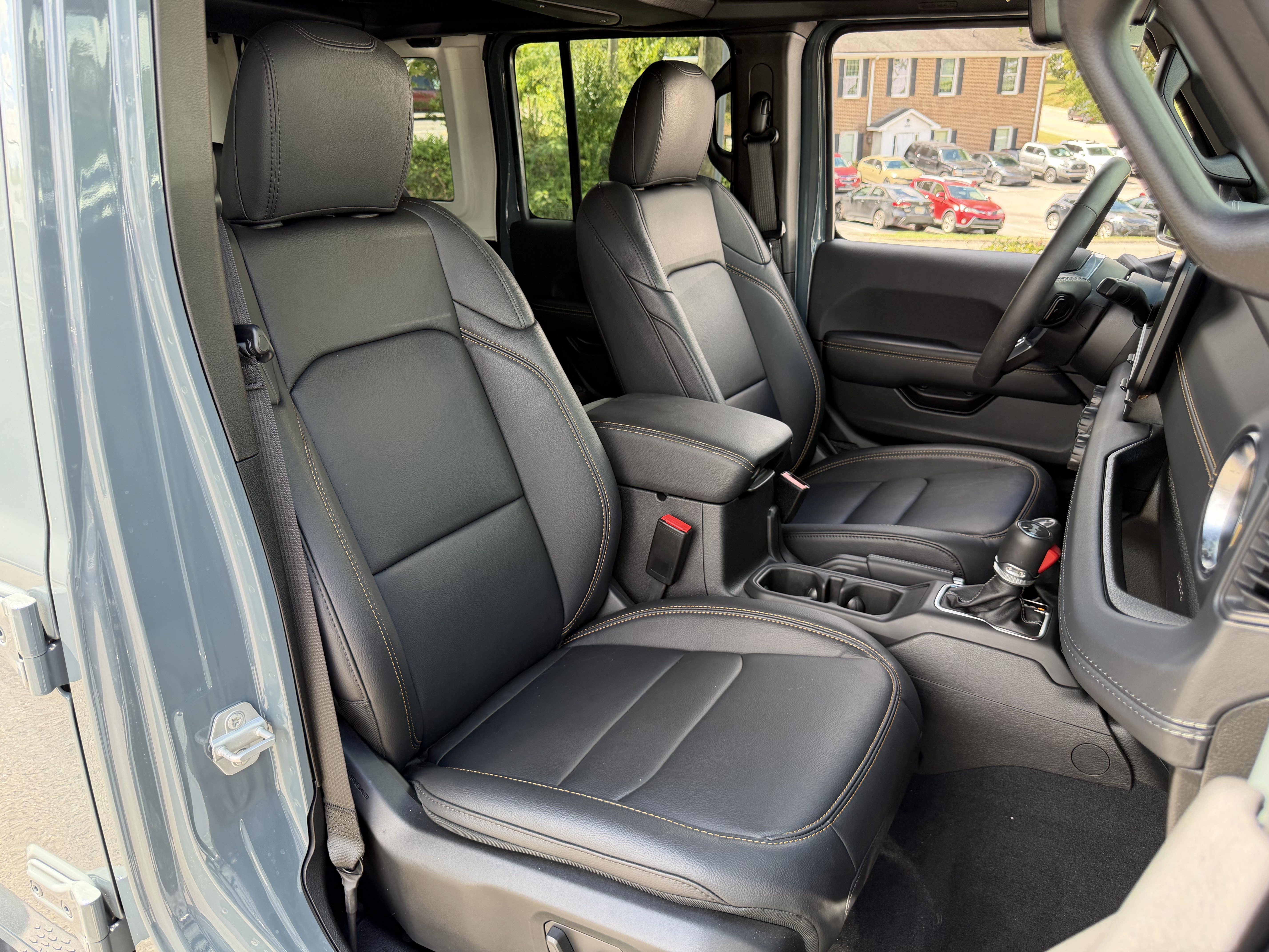 Used 2026 Jeep Wrangler Unlimited Sahara AWD/4WD image 36