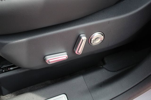 New 2026 Lincoln Nautilus Premier AWD/4WD image 32