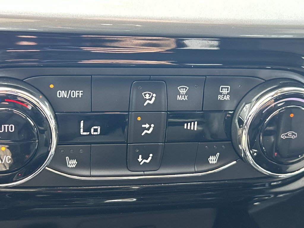 Used 2024 Chevrolet Trax LT w/ Driver Confidence Package FWD image 26