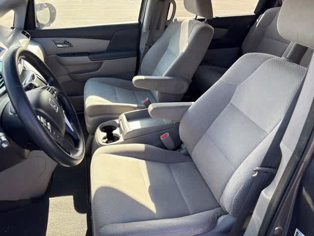 Used 2016 Honda Odyssey SE image 11