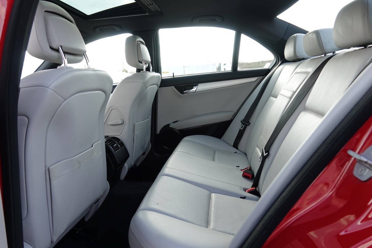 Used 2010 Mercedes-Benz C 300 Sedan image 65