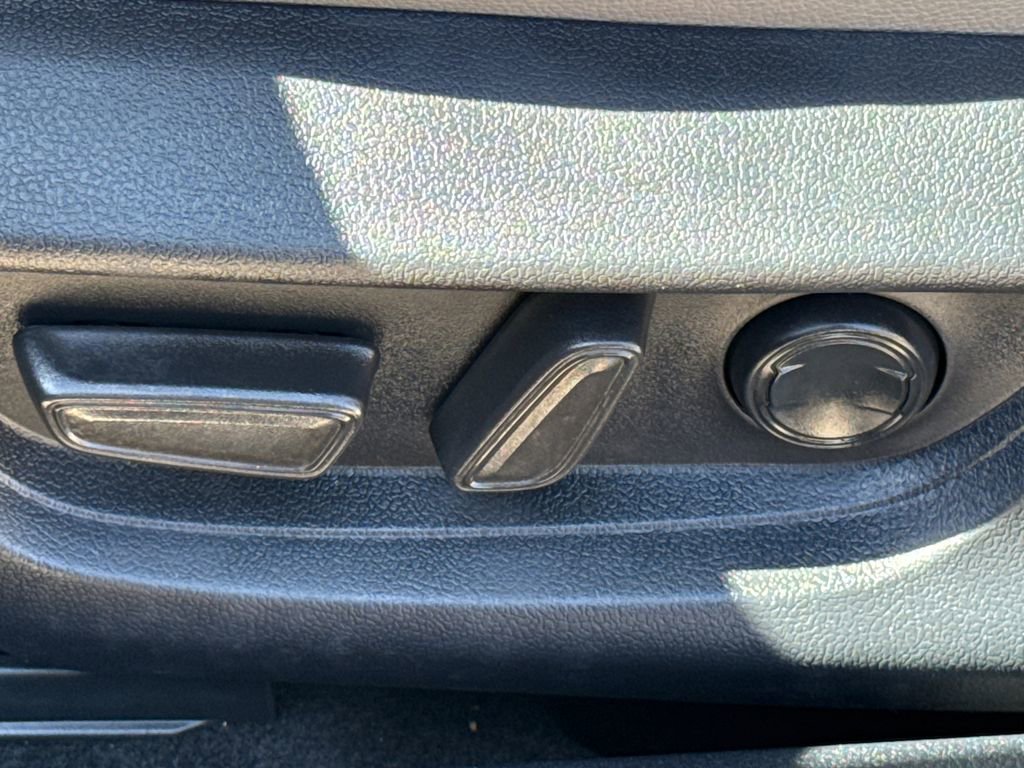 Used 2025 Toyota Camry SE w/ Multimedia Upgrade Package FWD image 20