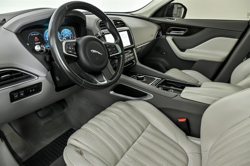 Used 2018 Jaguar F-PACE Portfolio AWD/4WD image 15