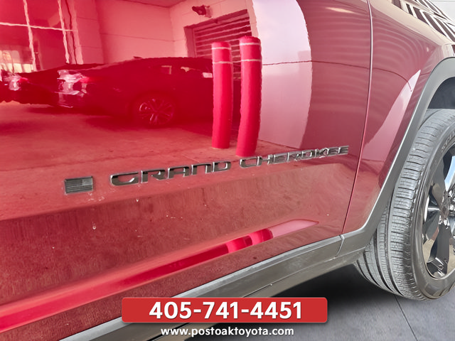 Used 2025 Jeep Grand Cherokee Limited w/ Black Appearance Package AWD/4WD image 53
