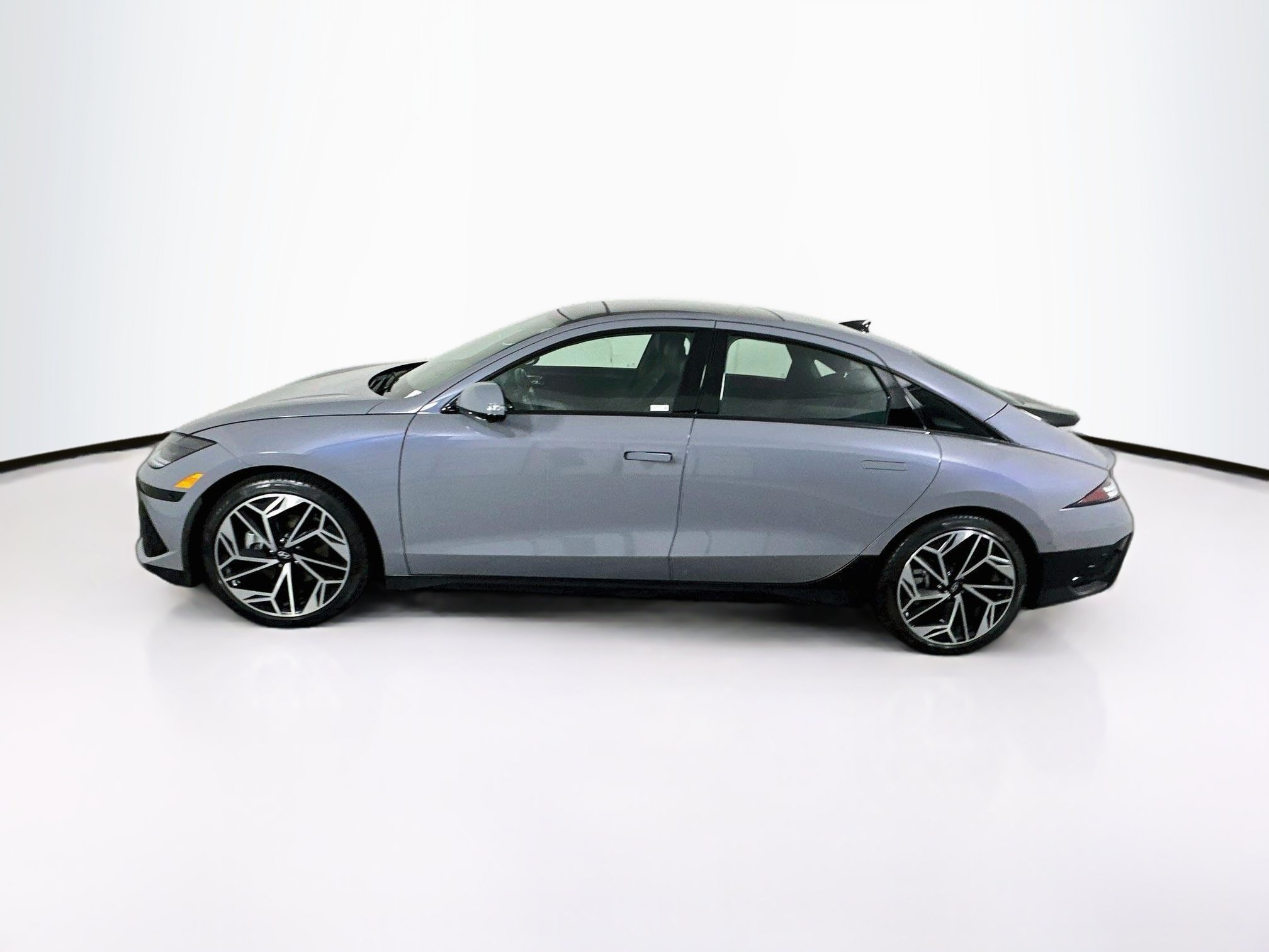 Used 2024 Hyundai Ioniq 6 Limited RWD image 4