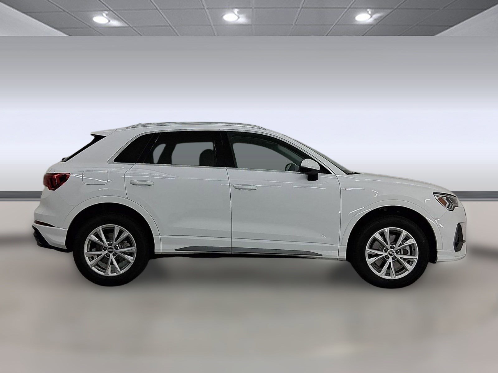 Used 2025 Audi Q3 2.0T Premium w/ Convenience Package image 8