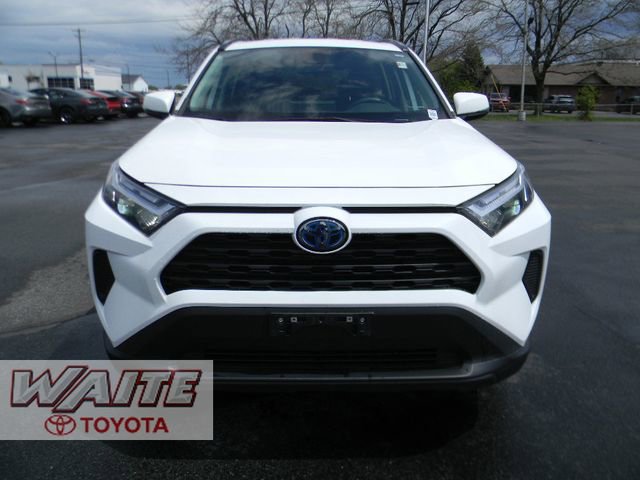 Used 2024 Toyota RAV4 LE AWD/4WD image 6
