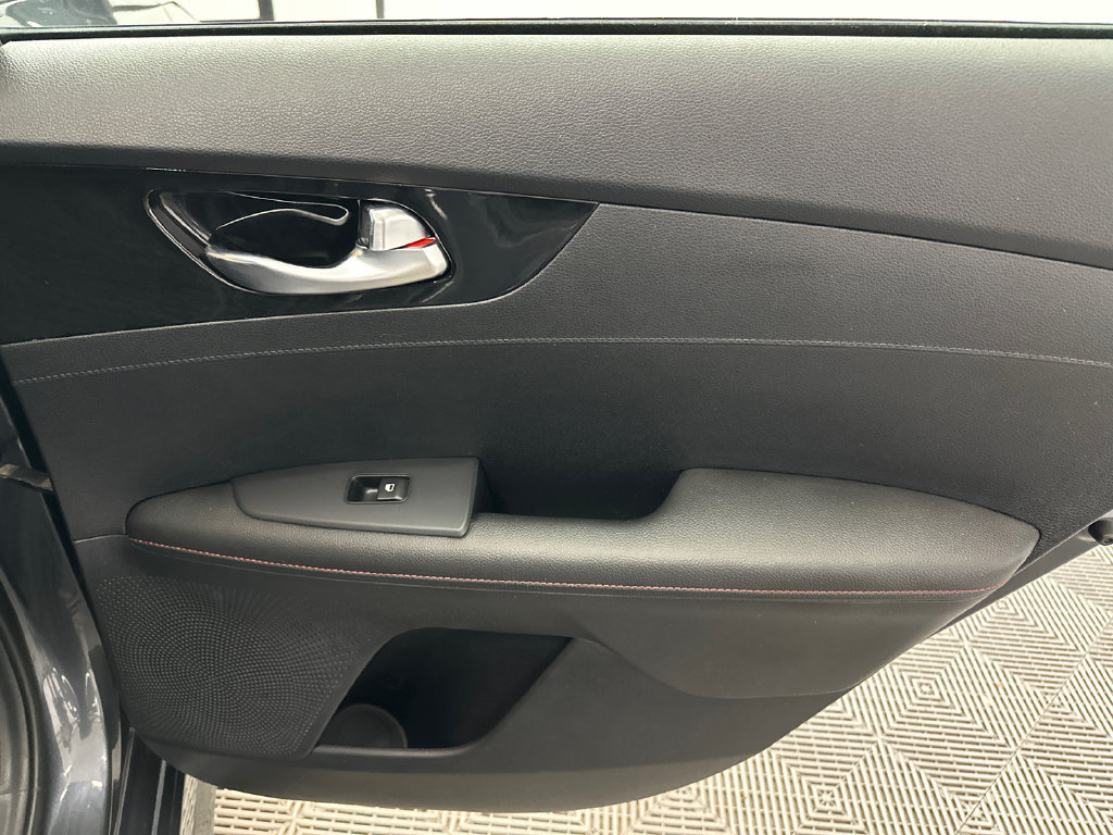 Used 2020 Kia Forte GT FWD image 16