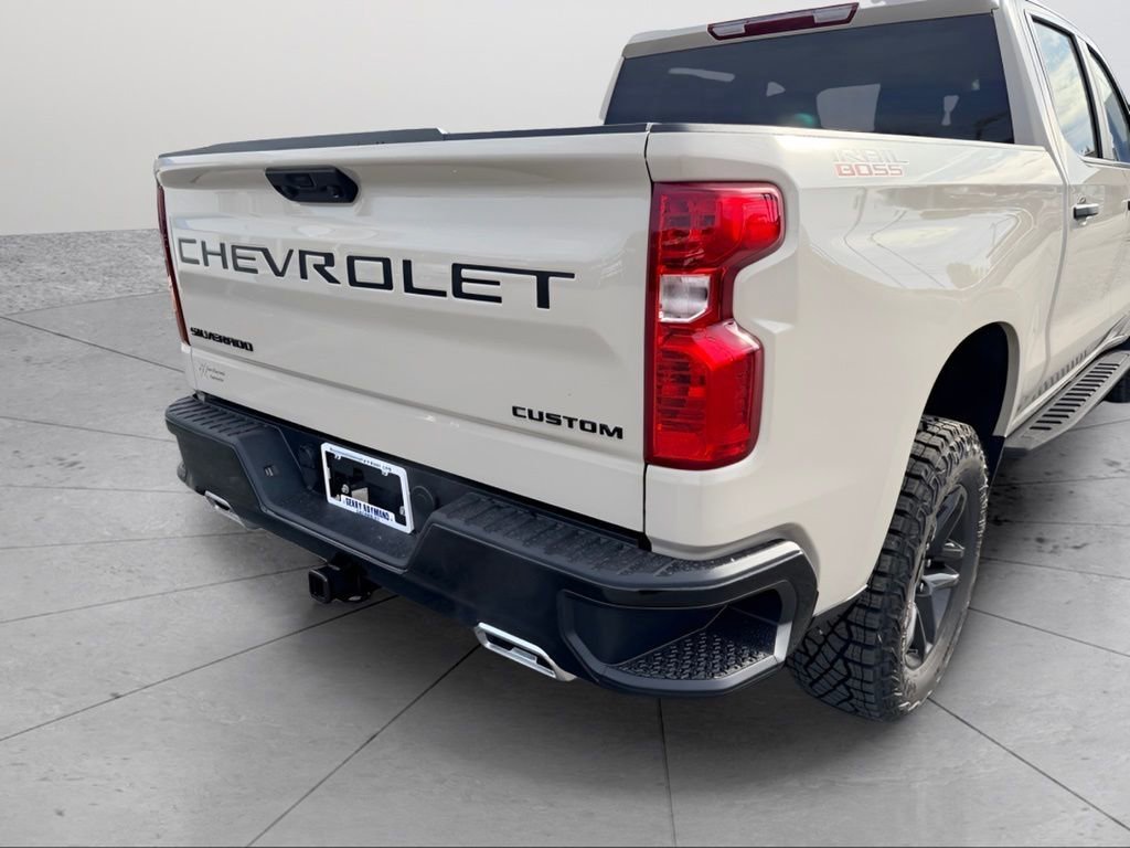 Used 2026 Chevrolet Silverado 1500 Custom Trail Boss w/ LPO, Dark Essentials Package image 7