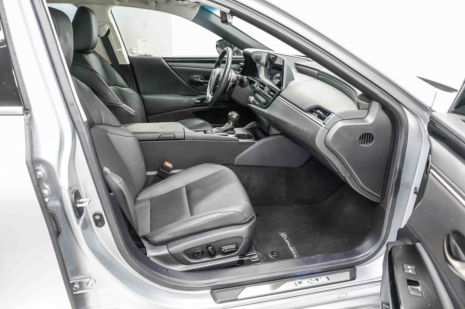 Certified 2025 Lexus ES 350 w/ Accessory Package (Z2) FWD image 17