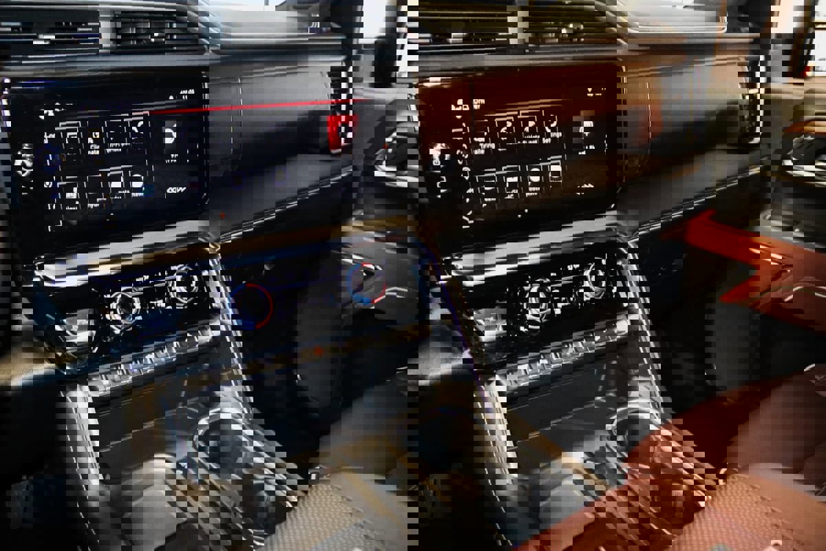 Used 2024 GMC Sierra 3500 Denali Ultimate image 67