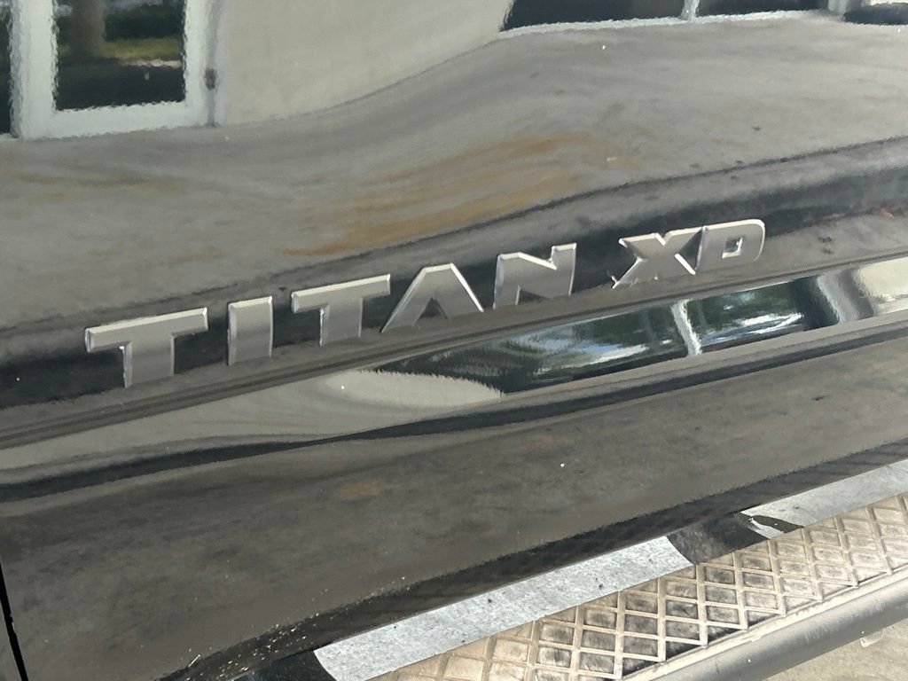 Used 2018 Nissan Titan SV w/ SV Convenience Package AWD/4WD image 16