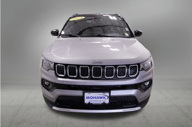 Used 2024 Jeep Compass Limited AWD/4WD image 9