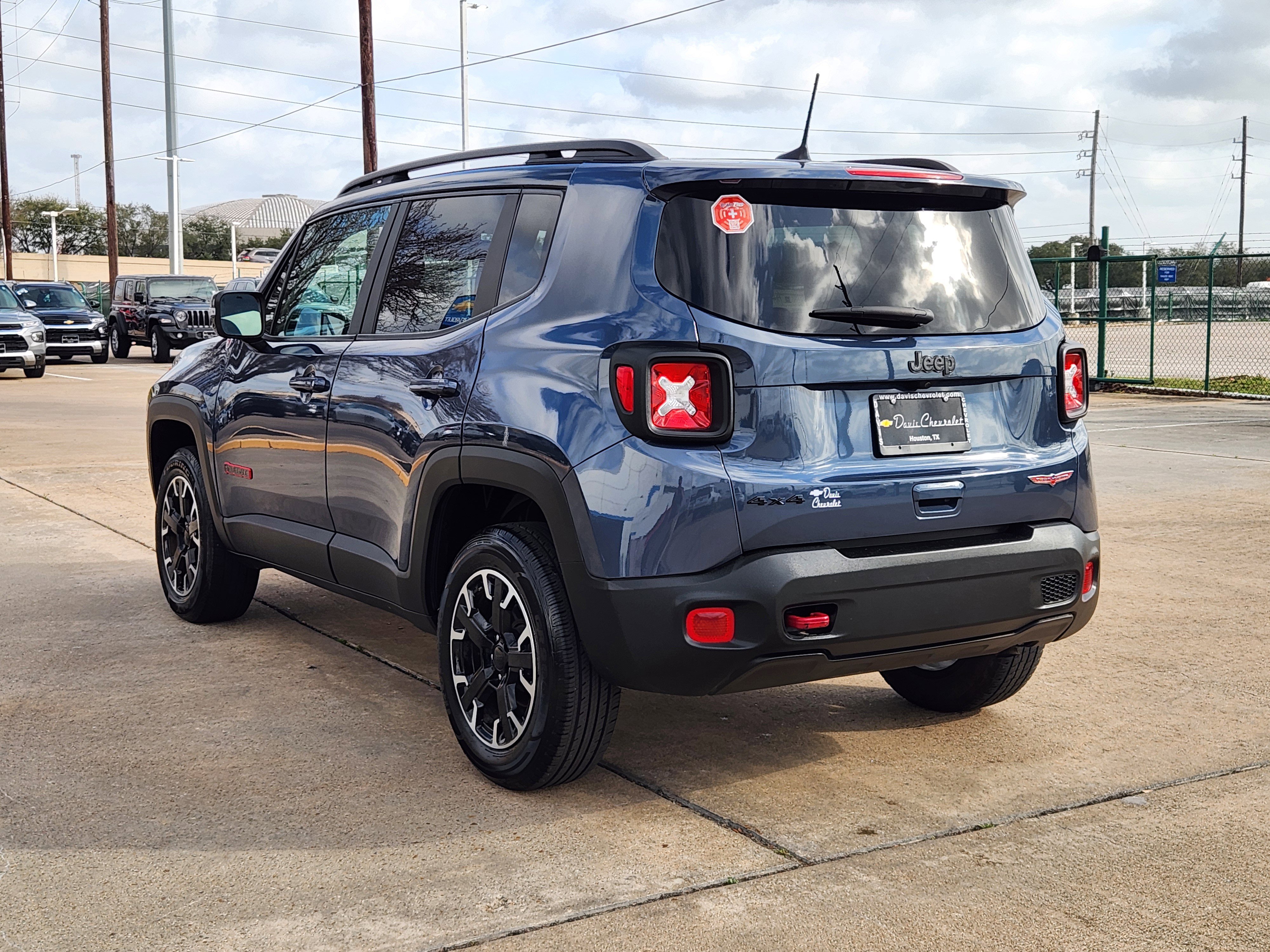 Used 2023 Jeep Renegade Trailhawk image 8