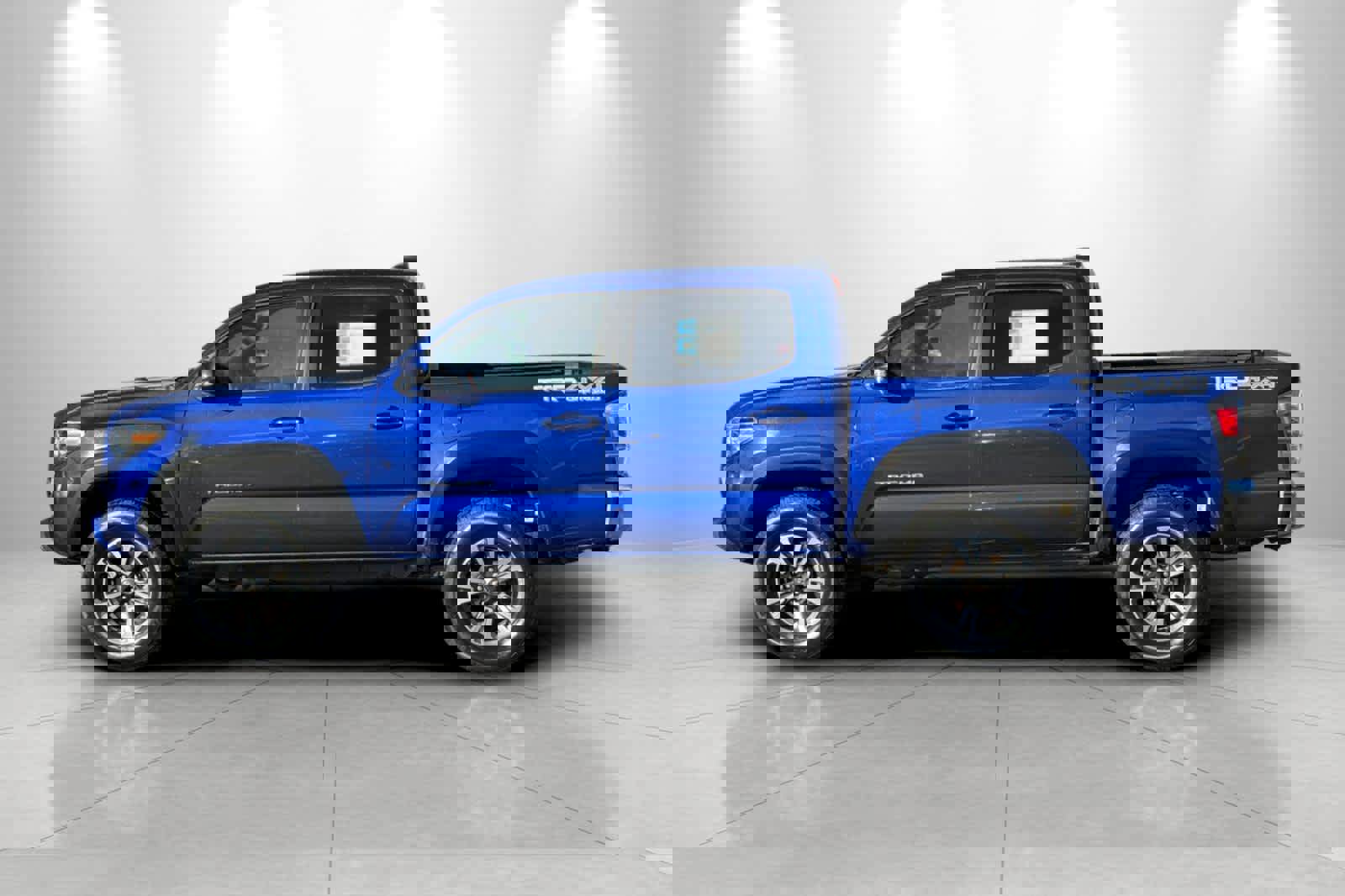 Used 2022 Toyota Tacoma TRD Off-Road image 5