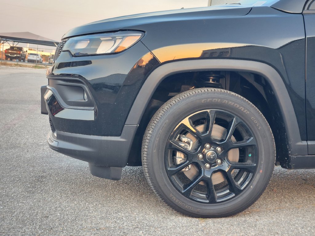 New 2026 Jeep Compass Latitude AWD/4WD image 6