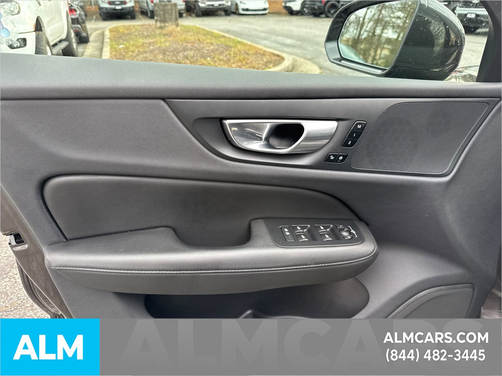 Used 2024 Volvo V60 B5 Cross Country Plus image 12