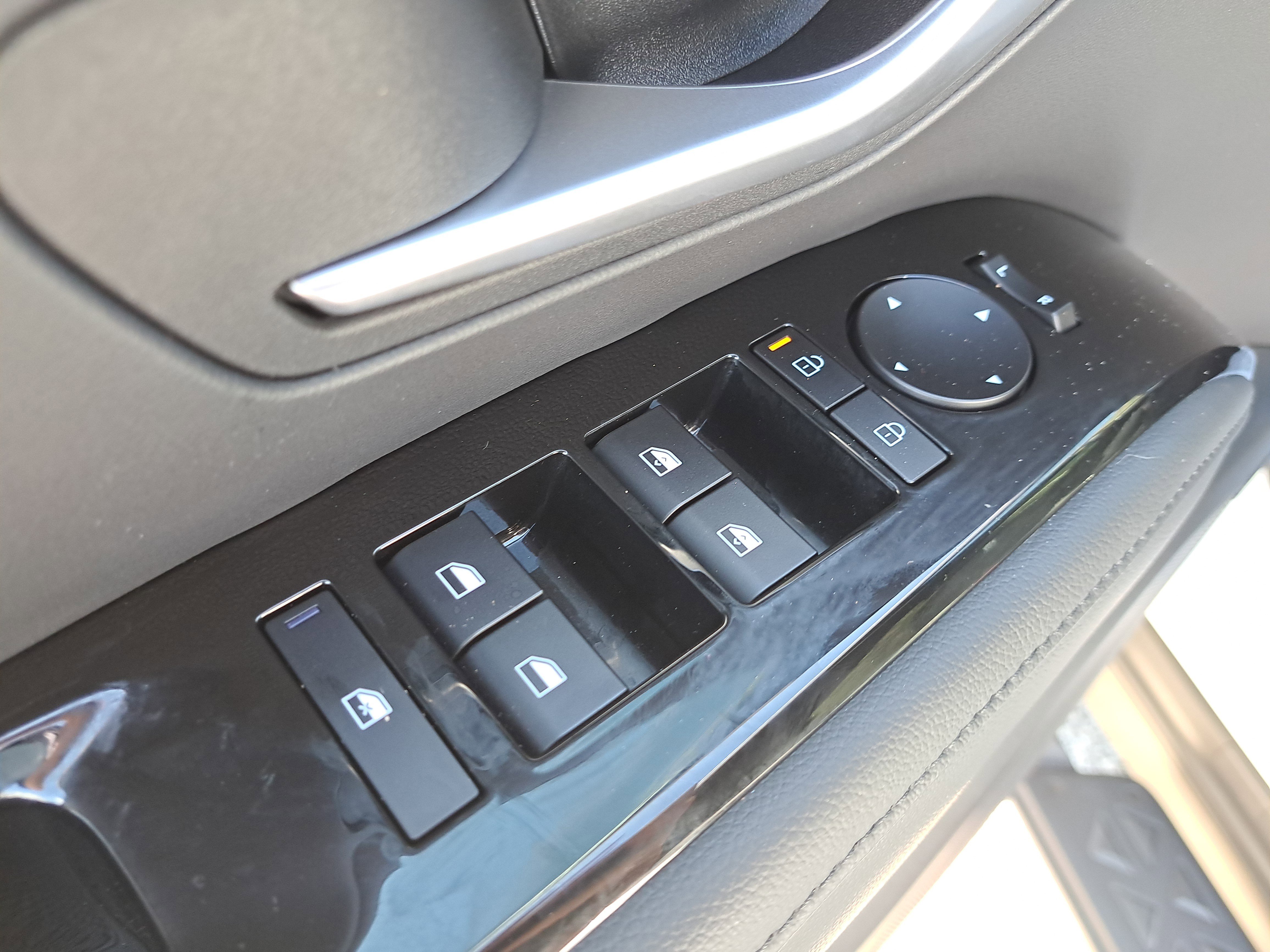 Certified 2025 Hyundai Santa Cruz Limited image 14