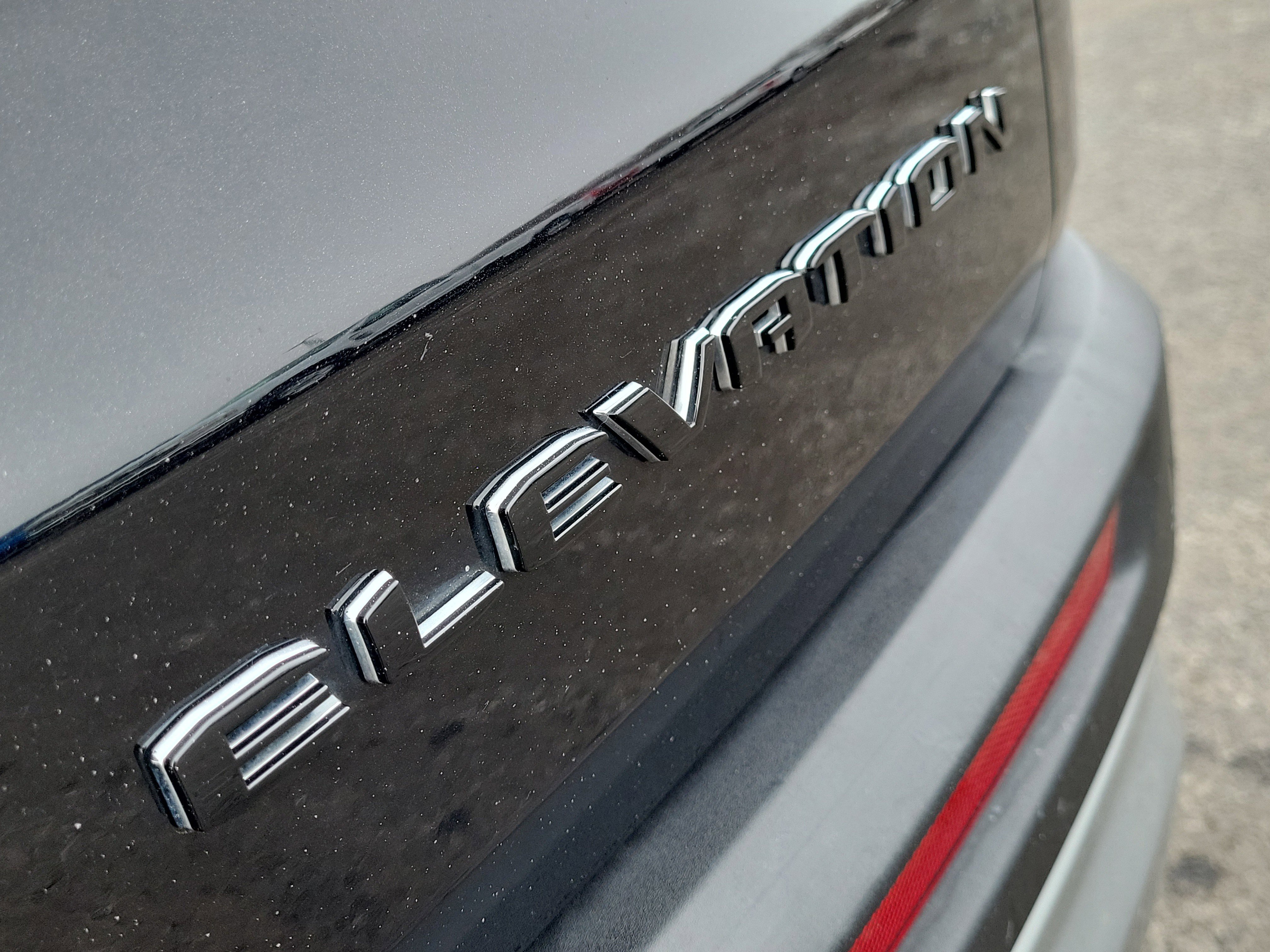 Used 2025 GMC Acadia Elevation image 7