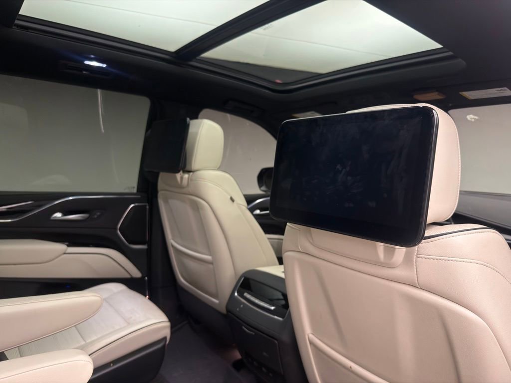 Used 2024 Cadillac Escalade Sport w/ LPO, ONYX Package image 7