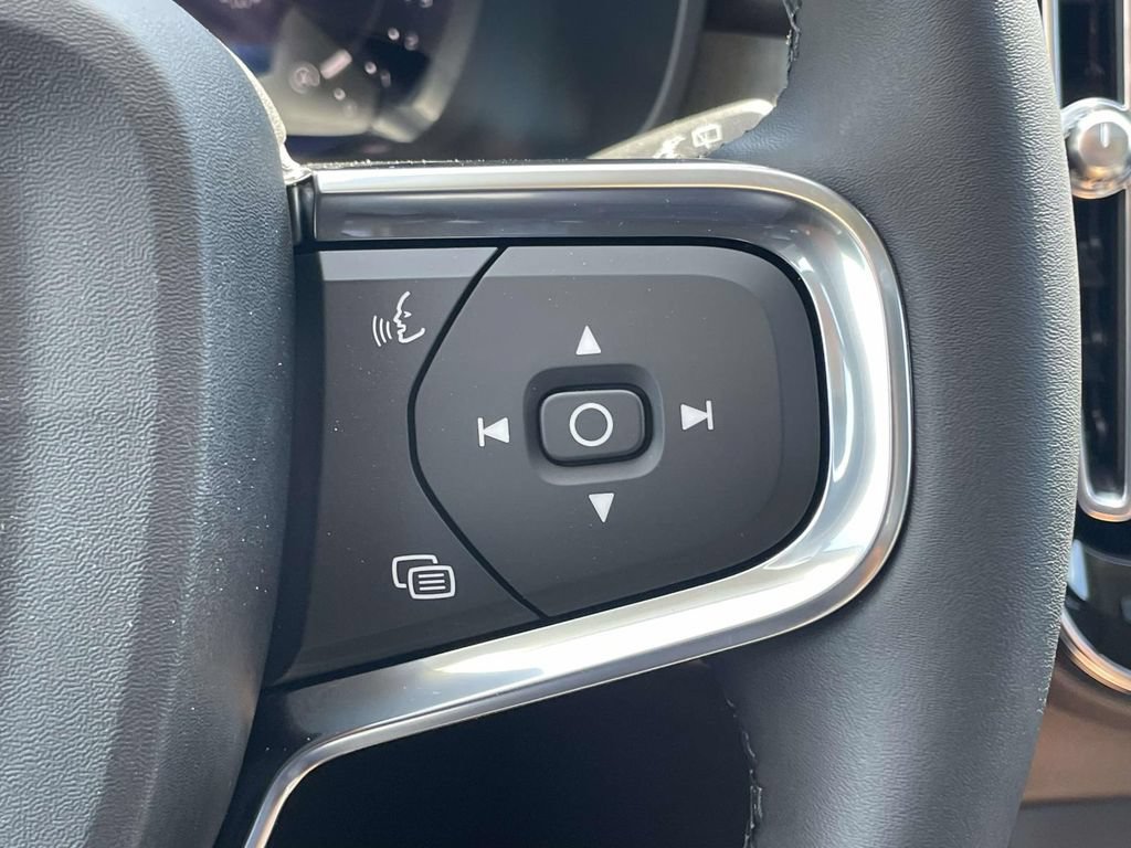 New 2026 Volvo XC40 B5 Plus w/ Climate Package AWD/4WD image 11