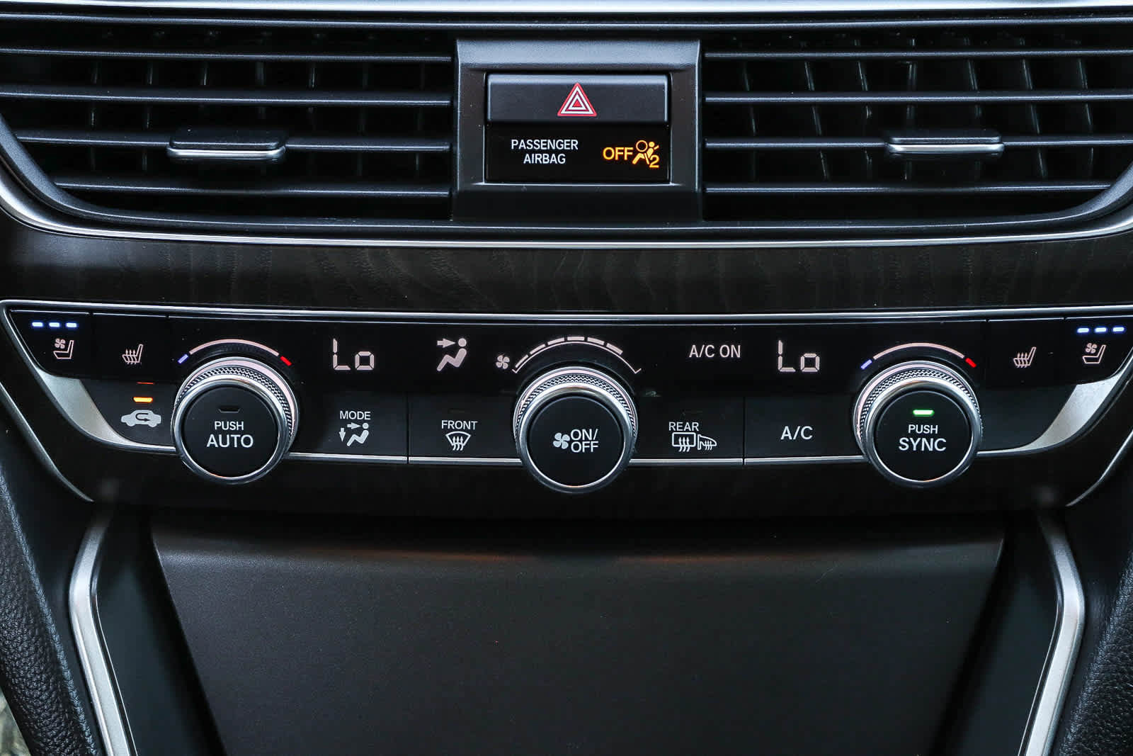 Used 2018 Honda Accord Touring image 16