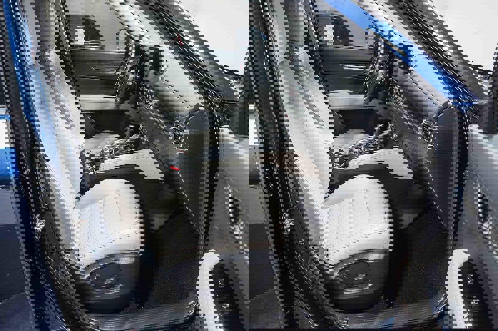 Used 2023 MAZDA CX-5 AWD 2.5 S w/ Premium Plus Pkg image 18