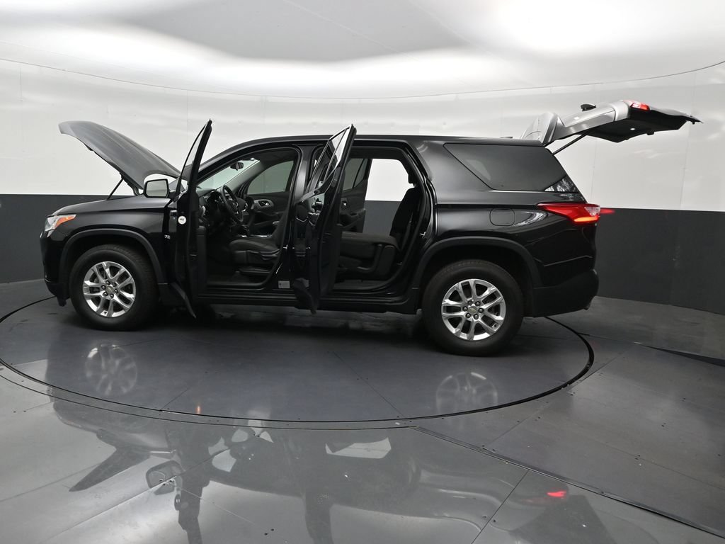 Used 2021 Chevrolet Traverse LS FWD image 34