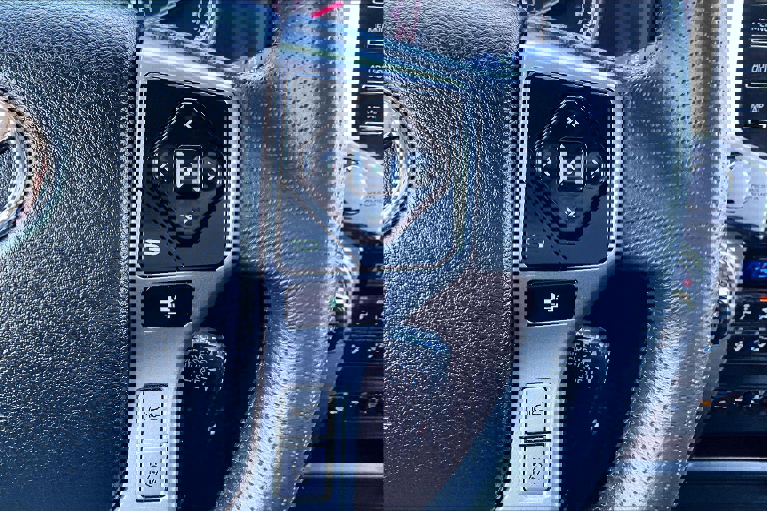 Used 2020 Toyota 4Runner Limited image 18