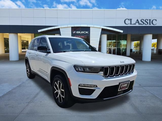 Used 2024 Jeep Grand Cherokee Limited AWD/4WD image 2