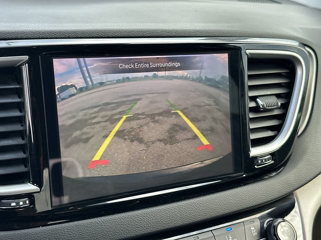 Certified 2024 Chrysler Pacifica Touring-L FWD image 25