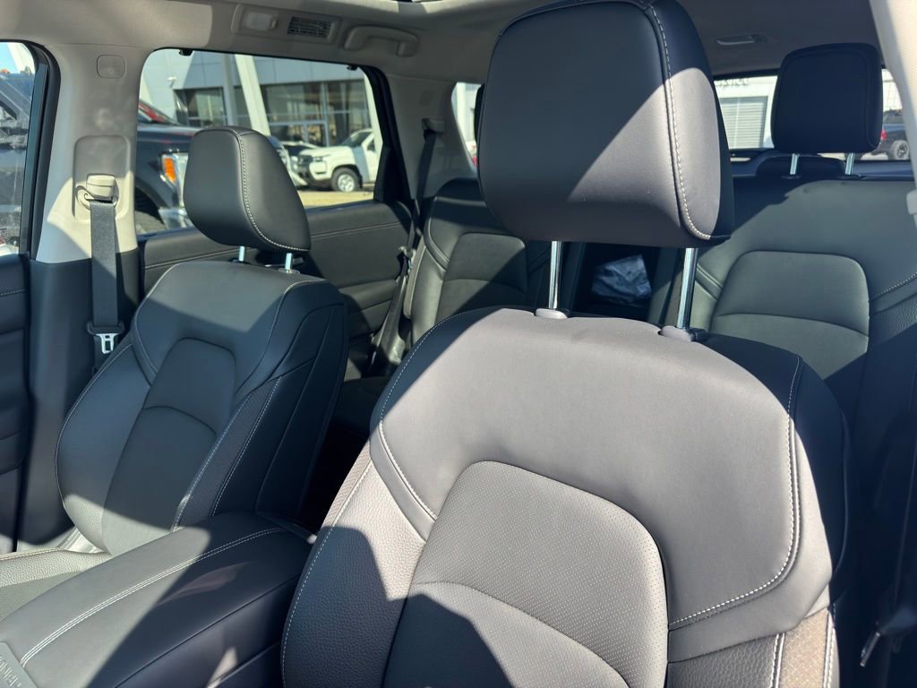 New 2026 Nissan Pathfinder SL w/ SL Premium Package image 11