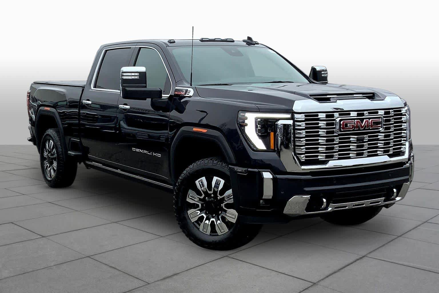 Used 2024 GMC Sierra 2500 Denali w/ Denali Reserve Package image 3