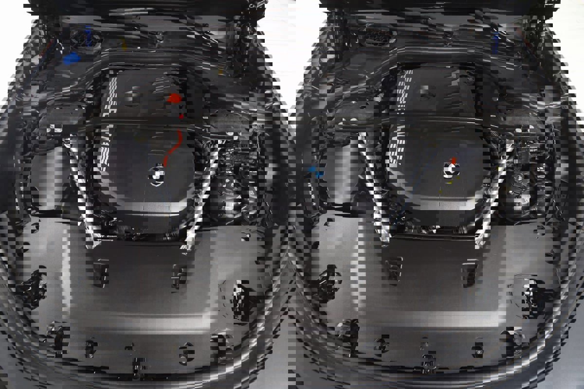 Used 2023 BMW 740i w/ Parking Assistance Package image 72