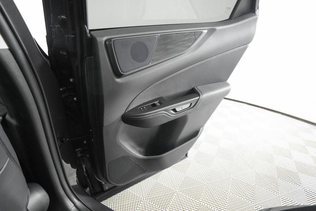 Used 2025 Lexus NX 250 FWD w/ Accessory Package (2T) image 16