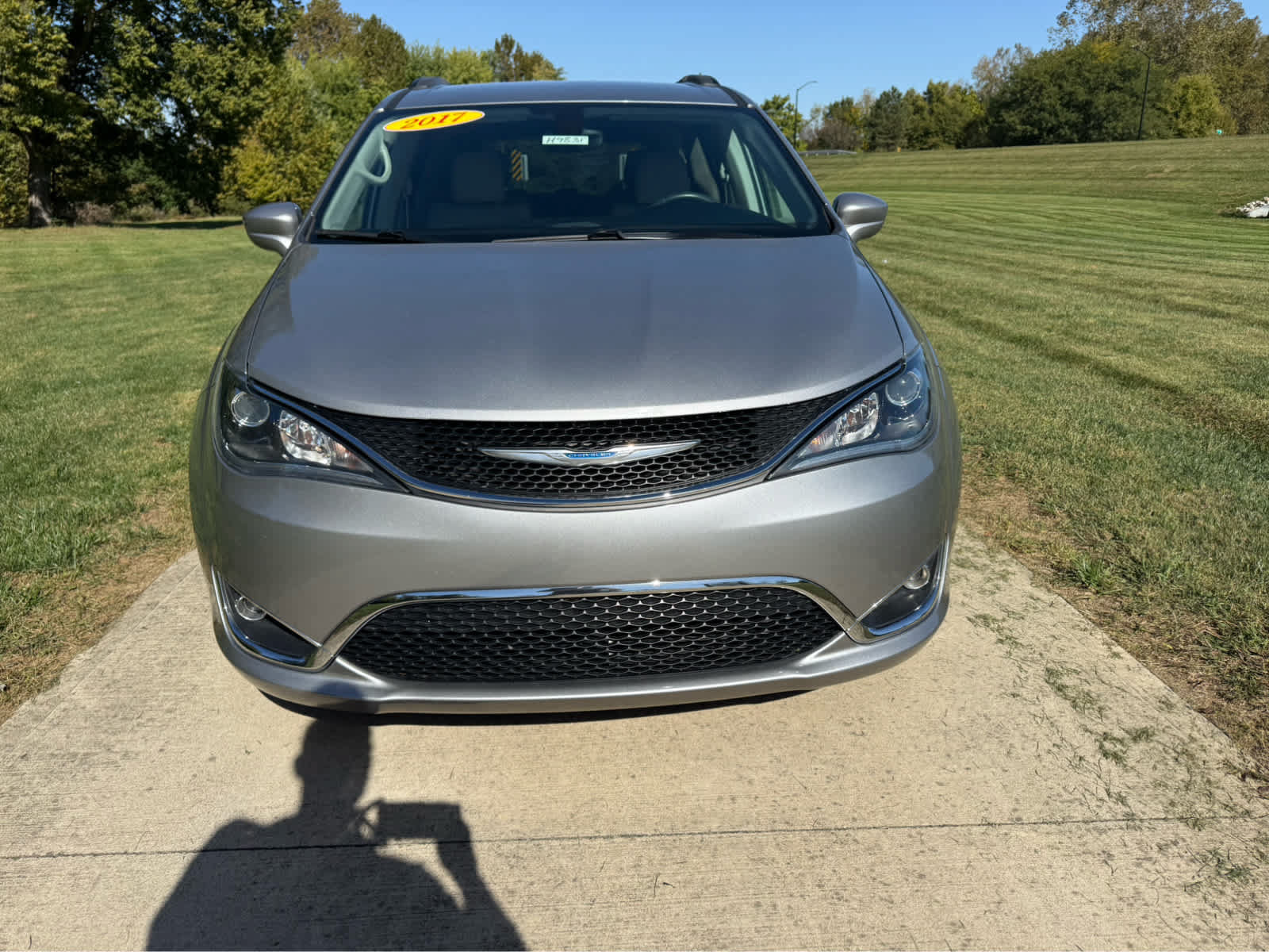 Used 2017 Chrysler Pacifica Touring-L FWD image 8