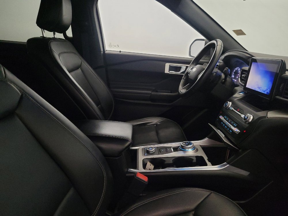 Used 2020 Ford Explorer XLT w/ Equipment Group 202A image 21
