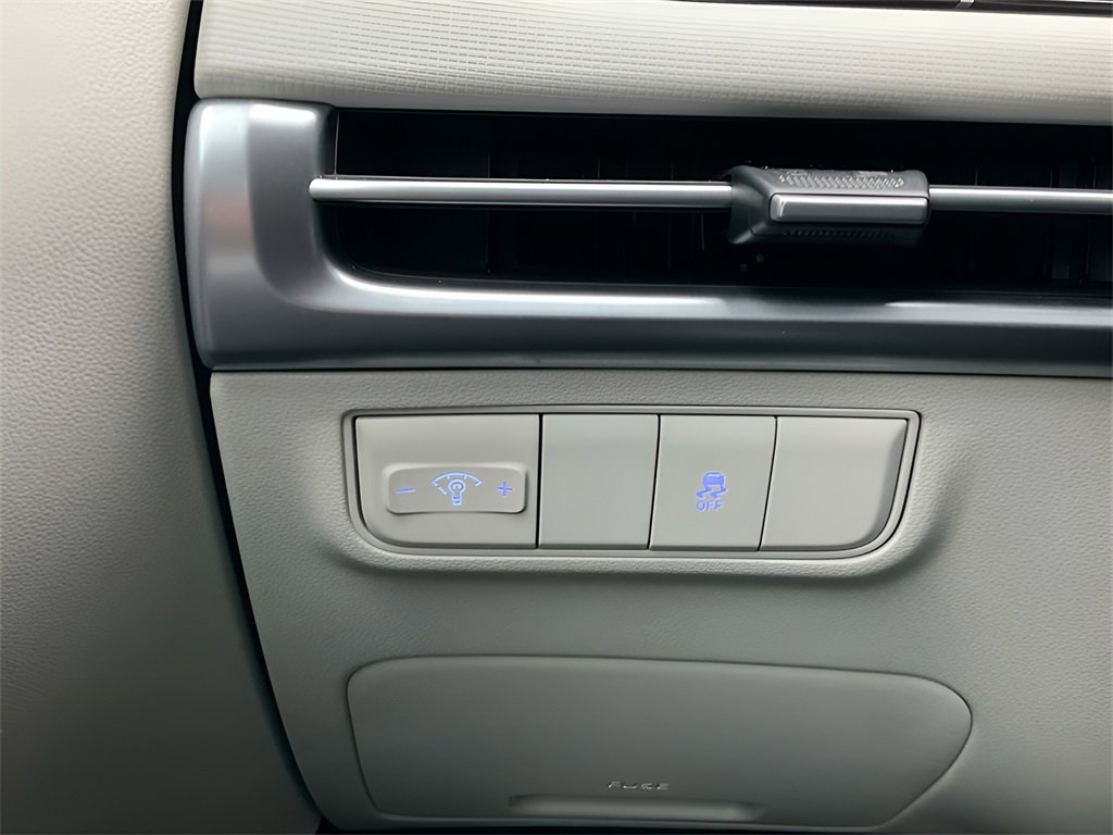 Certified 2025 Hyundai Tucson SE image 29