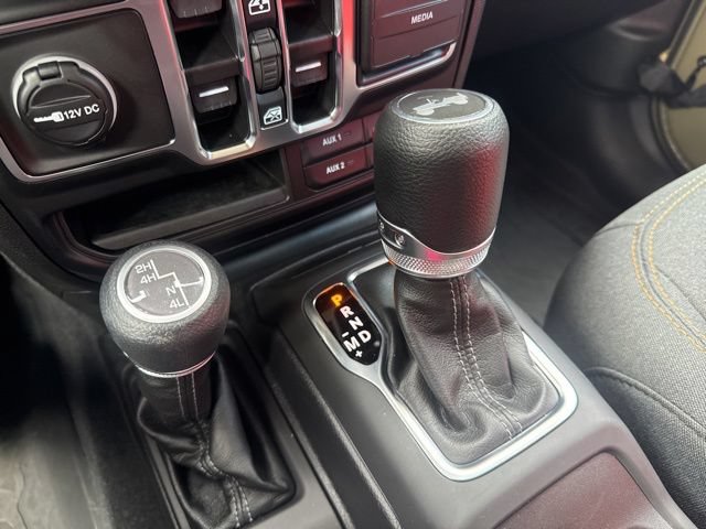 Used 2025 Jeep Wrangler Unlimited Sport AWD/4WD image 31