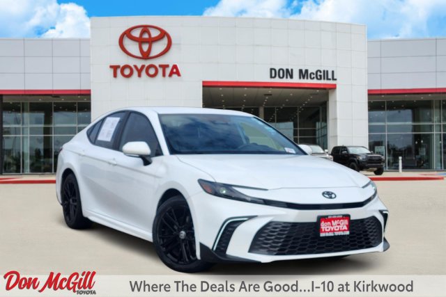 Certified 2025 Toyota Camry SE AWD/4WD image 1