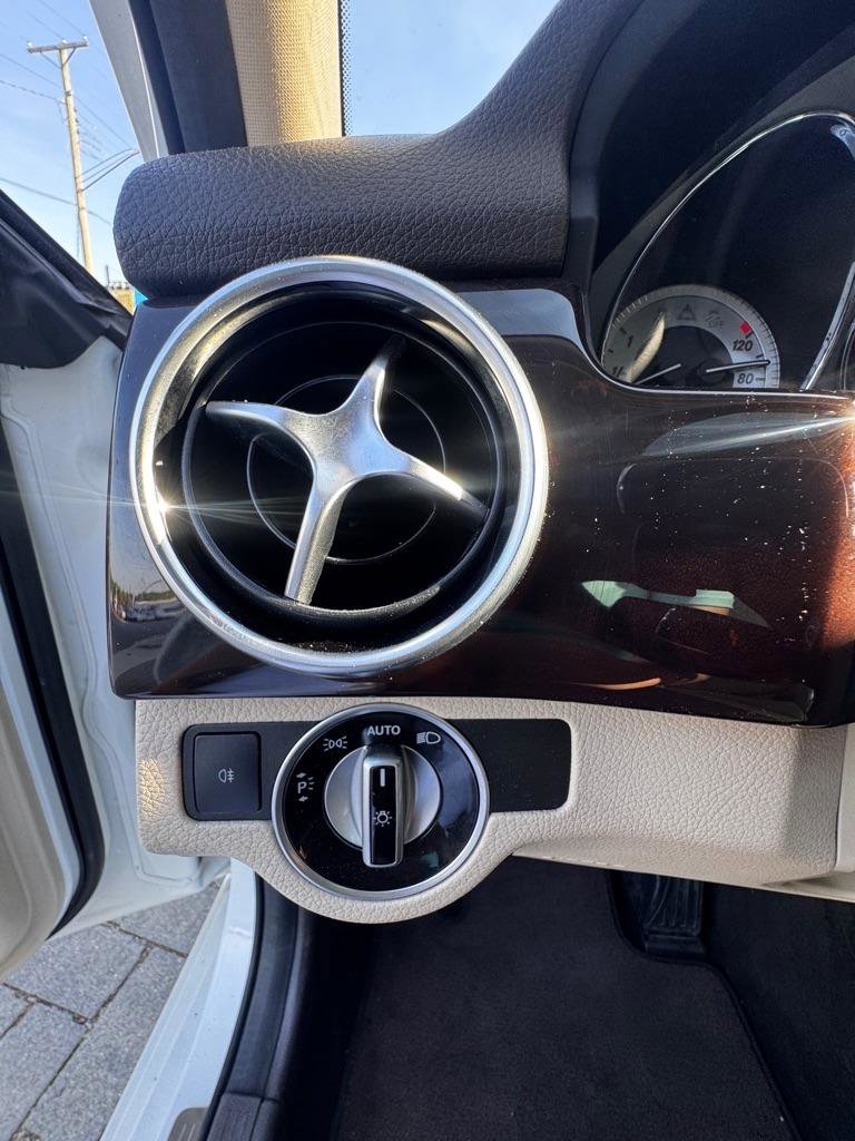 Used 2015 Mercedes-Benz GLK 350 4MATIC image 16