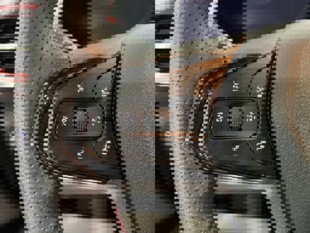 Used 2025 Chevrolet TrailBlazer RS w/ Convenience Package image 11