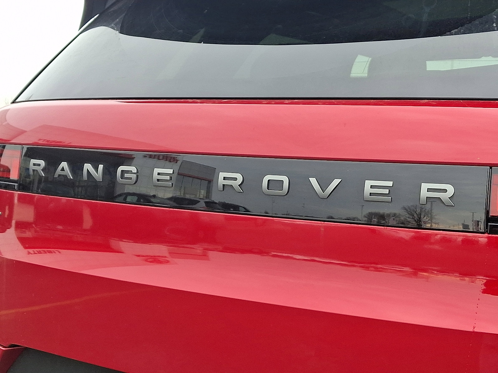 Used 2025 Land Rover Range Rover Sport SE image 30