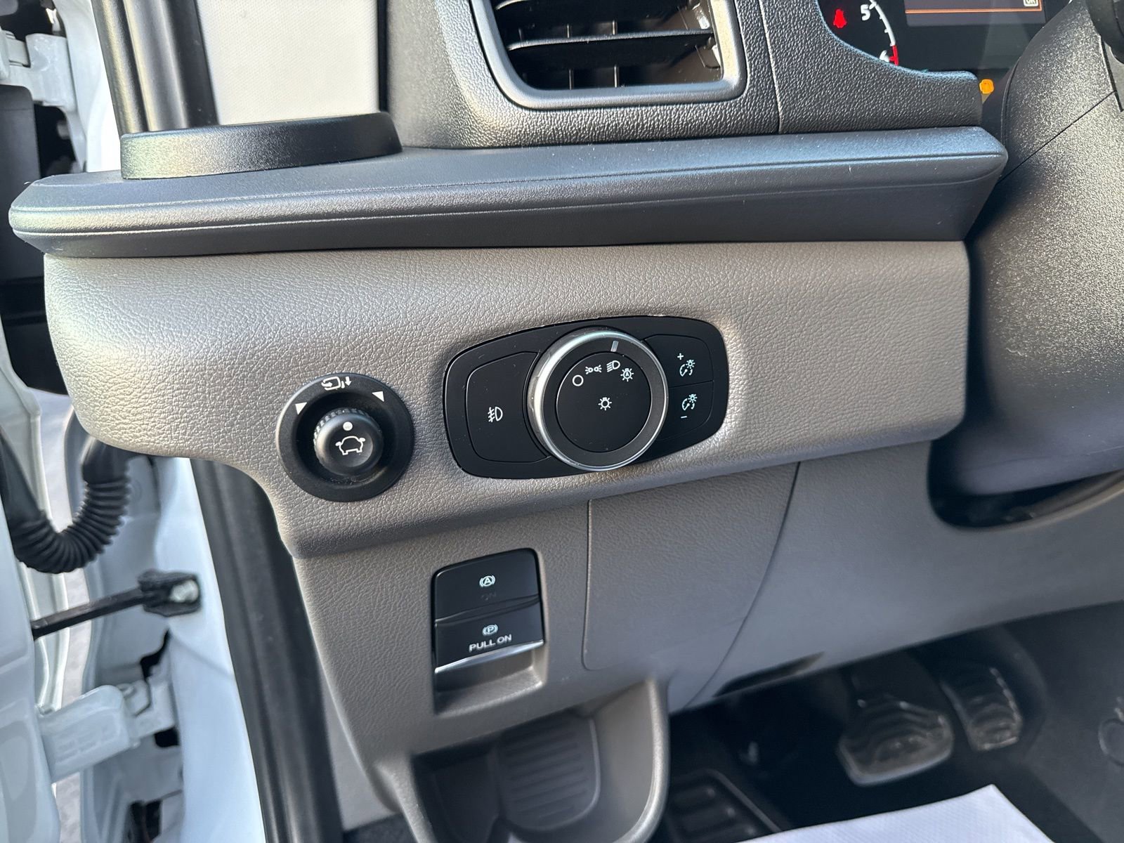 Used 2023 Ford Transit 350 XLT image 25