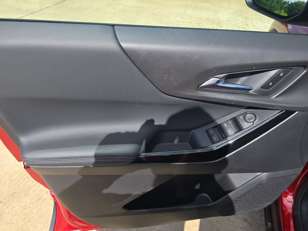 New 2026 Chevrolet Equinox LT w/ Safety and Technology Package FWD image 18