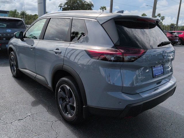 Used 2026 Nissan Rogue SV w/ SV Premium Package FWD image 6