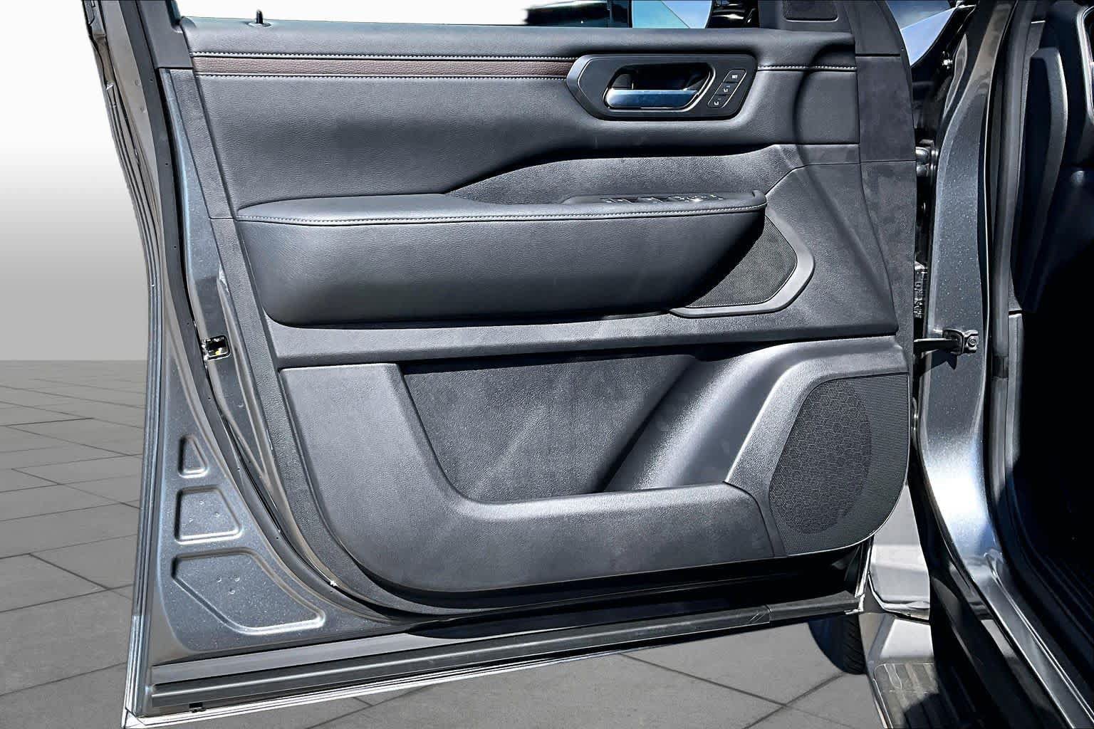 New 2027 Nissan Armada SL RWD image 14